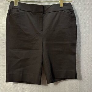 Chico’s Black 10” Bermuda Comfort Stretch shorts size 0/ 4